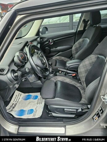 mini-cooper-bensin-2018-big-6