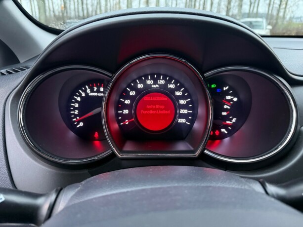 kia-rio-bensin-2013-big-11