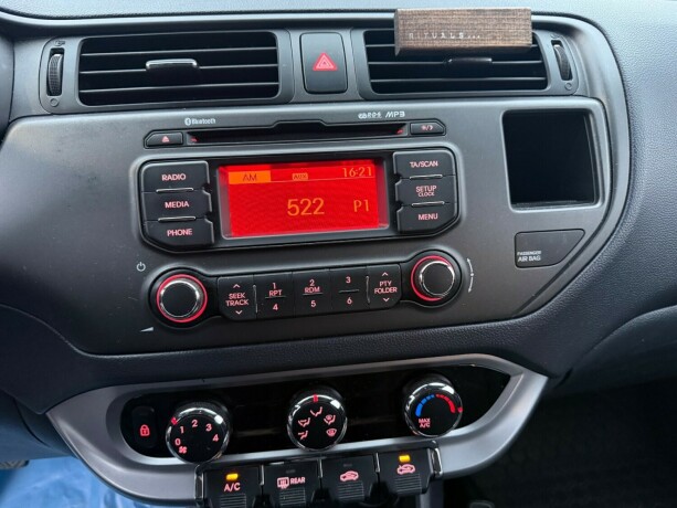 kia-rio-bensin-2013-big-15