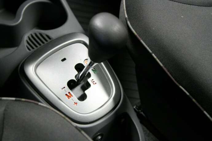 citroen-c1-bensin-2011-big-10