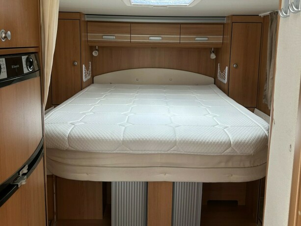 dethleffs-avantage-integral-diesel-2009-big-4