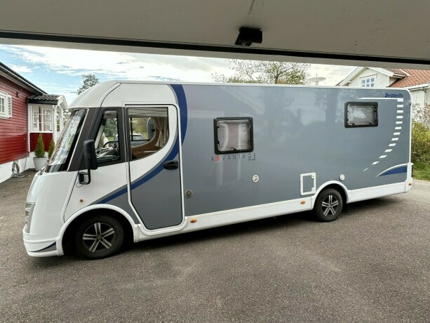 dethleffs-avantage-integral-diesel-2009-big-0