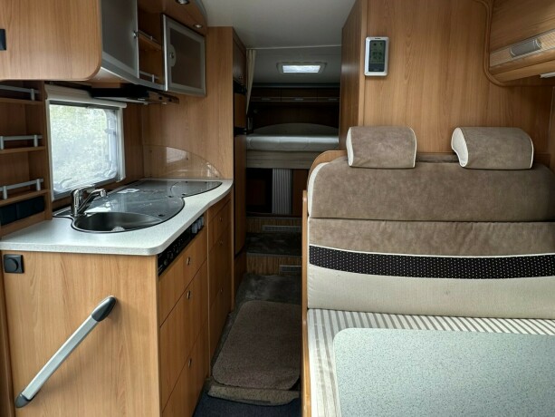 dethleffs-avantage-integral-diesel-2009-big-3