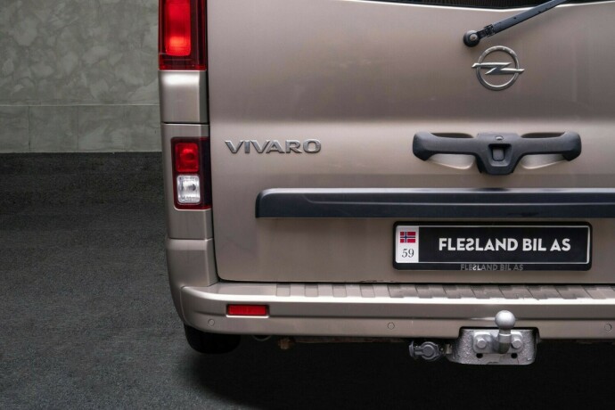 opel-vivaro-diesel-2017-big-10