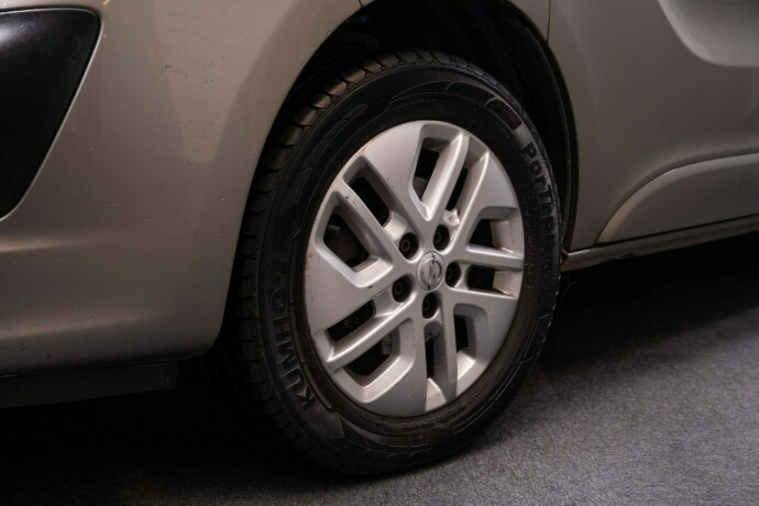 opel-vivaro-diesel-2017-big-3