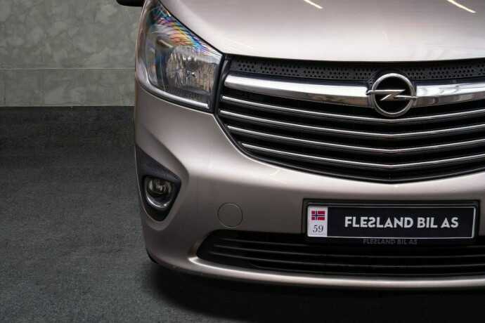 opel-vivaro-diesel-2017-big-5