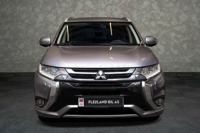 mitsubishi-outlander-elektrisitetbensin-2016-big-7