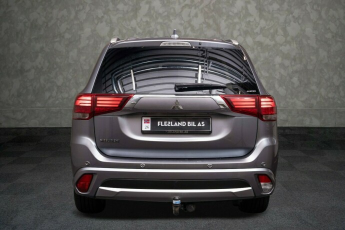 mitsubishi-outlander-elektrisitetbensin-2016-big-10