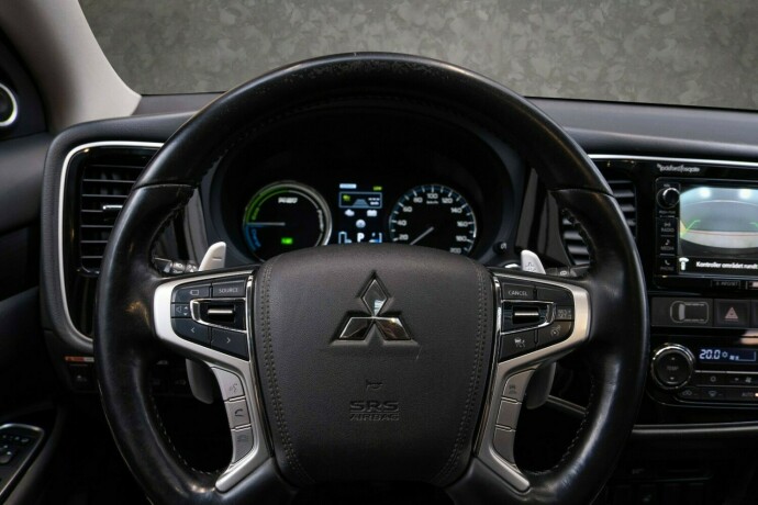 mitsubishi-outlander-elektrisitetbensin-2016-big-14