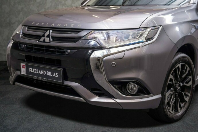 mitsubishi-outlander-elektrisitetbensin-2016-big-2