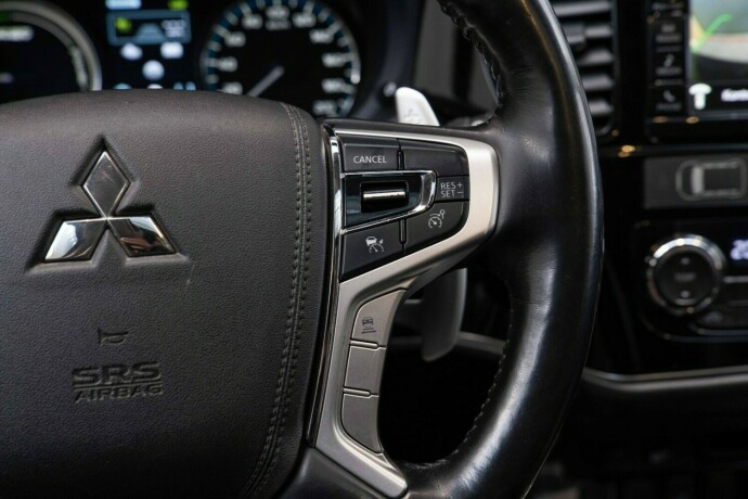 mitsubishi-outlander-elektrisitetbensin-2016-big-16