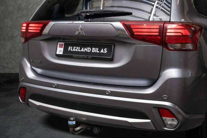 mitsubishi-outlander-elektrisitetbensin-2016-big-8