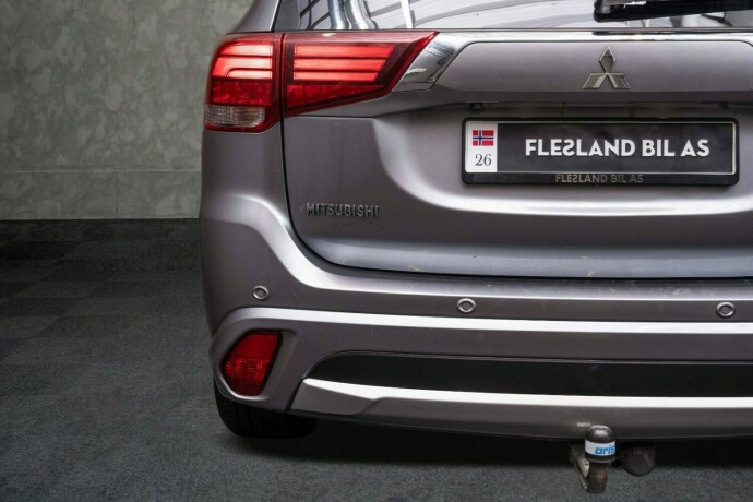 mitsubishi-outlander-elektrisitetbensin-2016-big-9