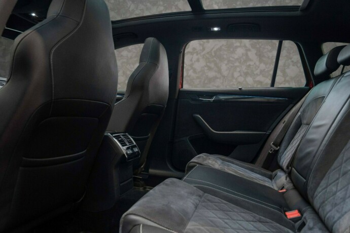 skoda-superb-diesel-2019-big-34