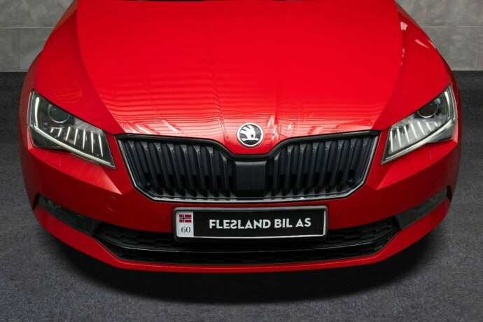 skoda-superb-diesel-2019-big-5