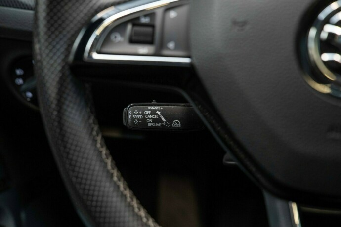 skoda-superb-diesel-2019-big-17