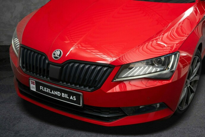 skoda-superb-diesel-2019-big-4