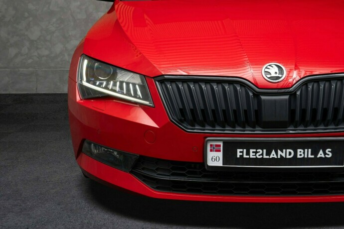 skoda-superb-diesel-2019-big-6