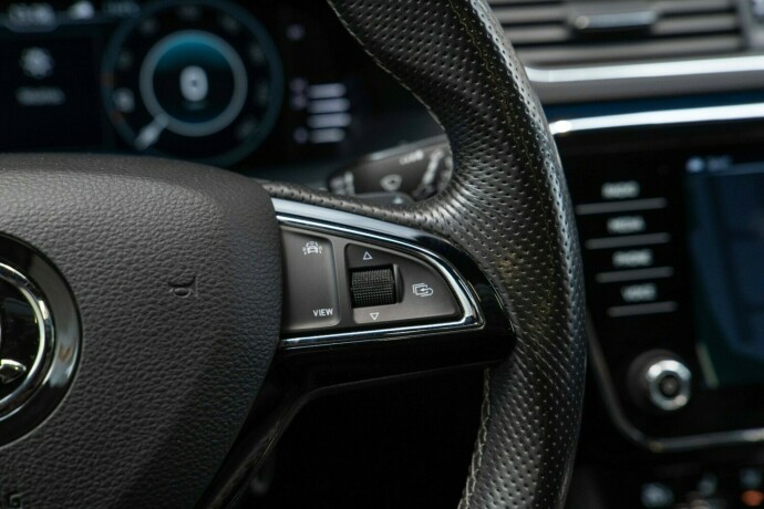 skoda-superb-diesel-2019-big-18