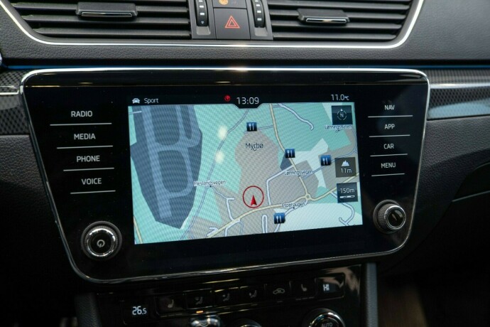 skoda-superb-diesel-2019-big-22