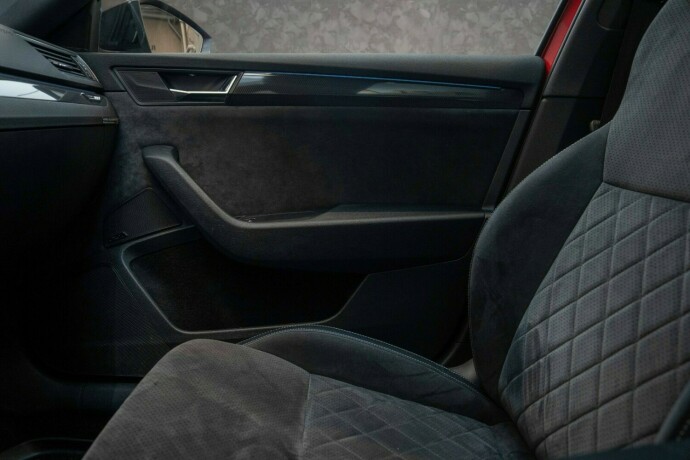 skoda-superb-diesel-2019-big-20