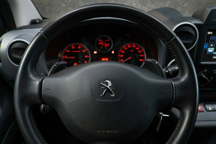 peugeot-partner-diesel-2016-big-12