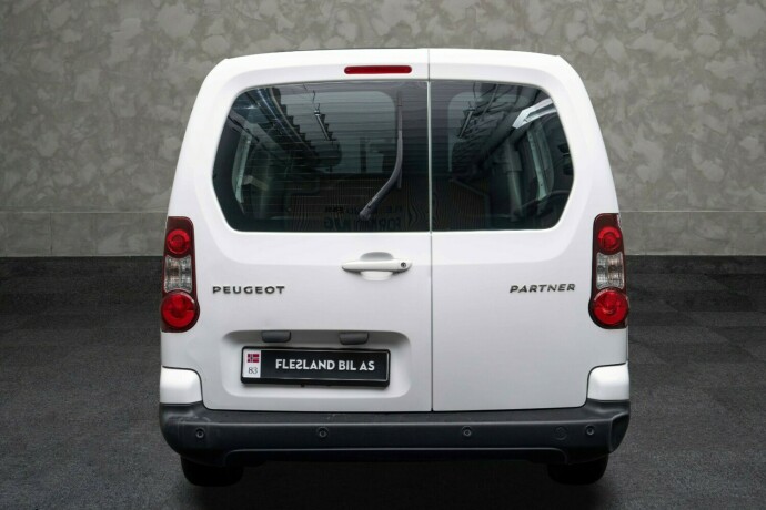 peugeot-partner-diesel-2016-big-9