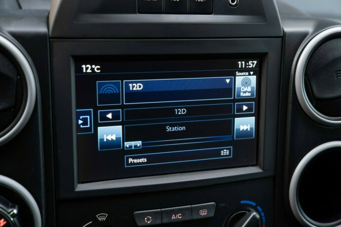 peugeot-partner-diesel-2016-big-15