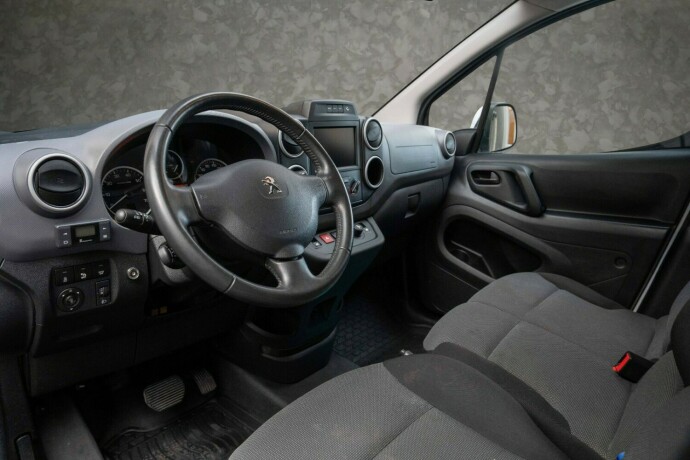 peugeot-partner-diesel-2016-big-18