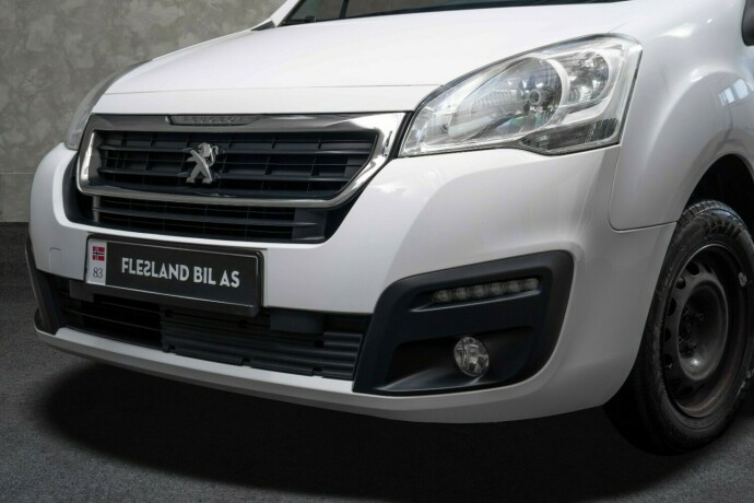 peugeot-partner-diesel-2016-big-2