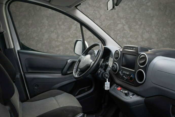 peugeot-partner-diesel-2016-big-20