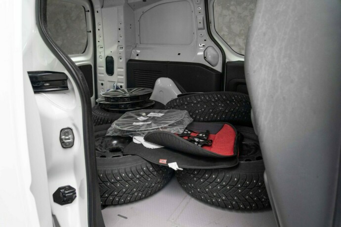 peugeot-partner-diesel-2016-big-22