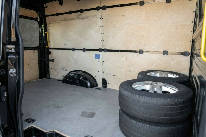 volkswagen-crafter-diesel-2019-big-21