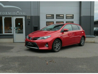 Toyota | Auris | Elektrisitet+bensin | 2015