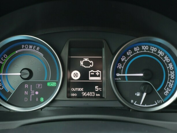 toyota-auris-elektrisitetbensin-2015-big-22