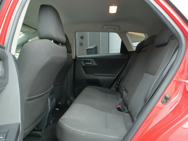 toyota-auris-elektrisitetbensin-2015-big-12