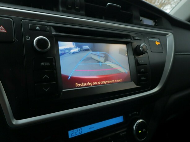 toyota-auris-elektrisitetbensin-2015-big-20