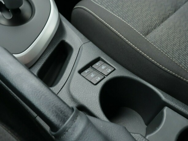 toyota-auris-elektrisitetbensin-2015-big-15