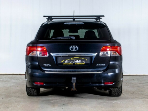 toyota-avensis-bensin-2012-big-7