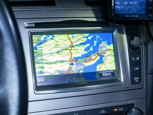 toyota-avensis-bensin-2012-big-43