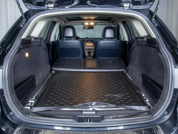 toyota-avensis-bensin-2012-big-14