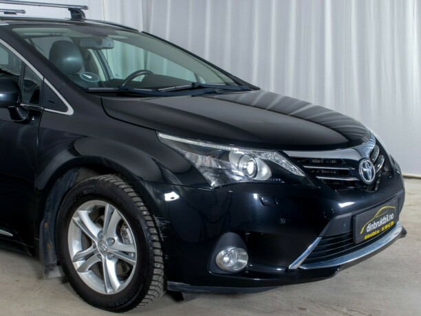 toyota-avensis-bensin-2012-big-2