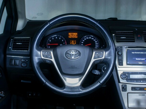 toyota-avensis-bensin-2012-big-35