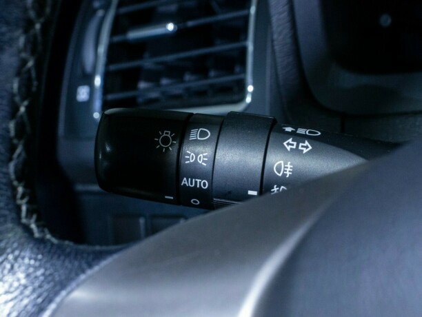 toyota-avensis-bensin-2012-big-31