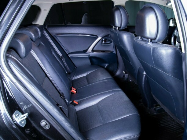 toyota-avensis-bensin-2012-big-57