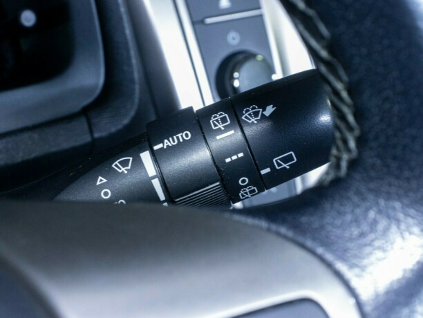 toyota-avensis-bensin-2012-big-32