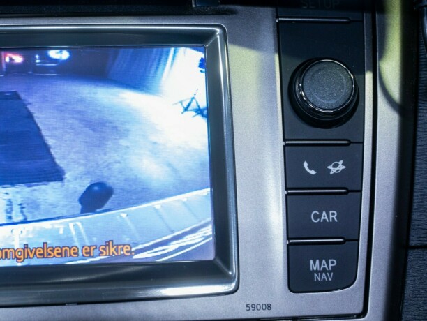 toyota-avensis-bensin-2012-big-39