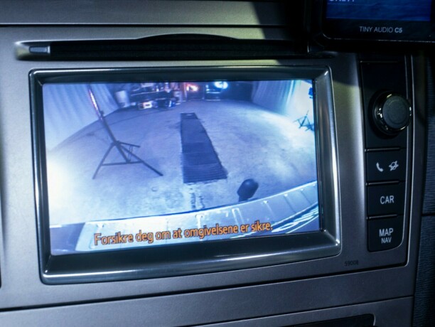 toyota-avensis-bensin-2012-big-38