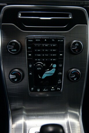 volvo-xc-70-diesel-2012-big-15