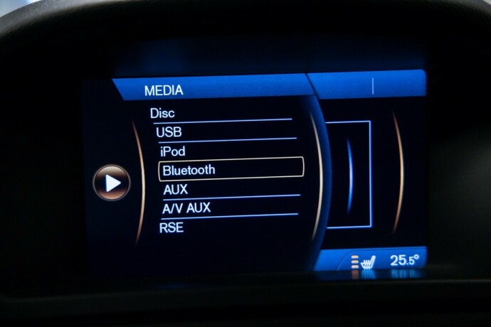 volvo-xc-70-diesel-2012-big-12